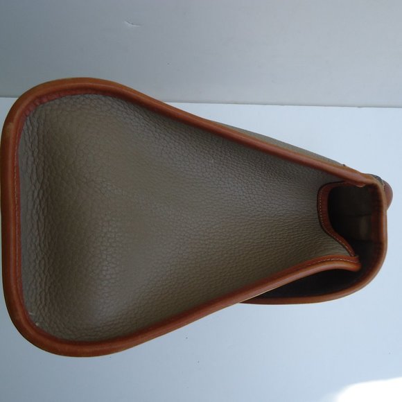 Vintage Dooney & Bourke leather handbag. - Picture 10 of 16